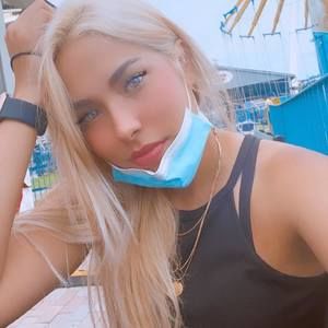 Meet your Posher, Alejandra